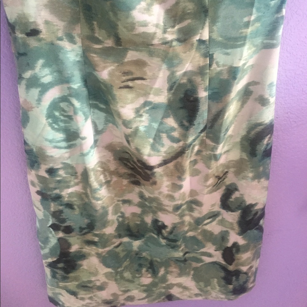 Dress - Picture 5 of 6